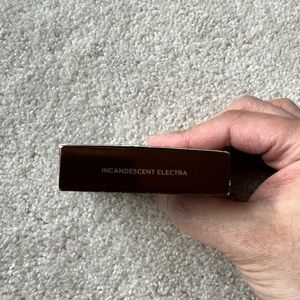 HOURGLASS Ambient Lighting Blush
